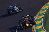 Mercedes aclara su mensaje a Russell sobre Sergio Pérez