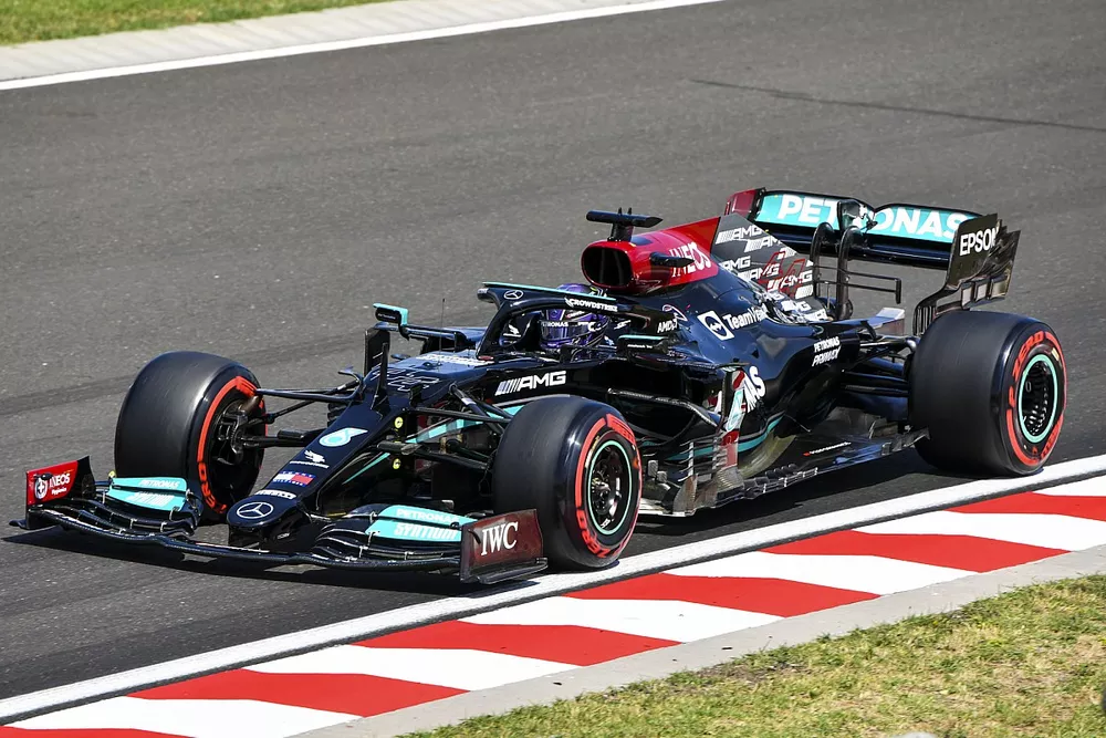 Lewis Hamilton, Mercedes W12
