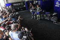 El aprendizaje de Vi&ntilde;ales: "Rossi siempre mantiene la sonrisa"