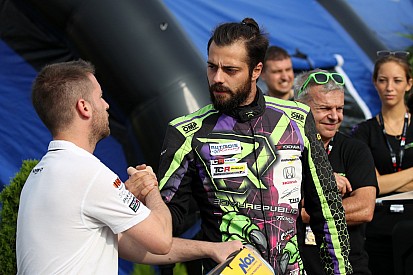 Comini tradito dai problemi tecnici: "Altri erano messi meglio di noi, mi sono divertito di più con i fan"