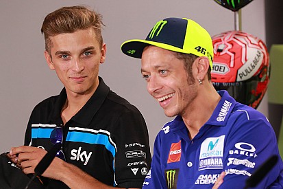 Rossi : 22 ans après lui, 1re pole de son frère... au même endroit !