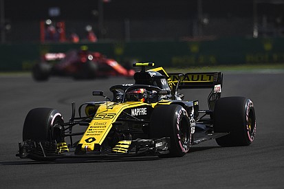 Sainz: Renault'nun Mercedes ve Ferrari'nin önünde olması aldatıcı