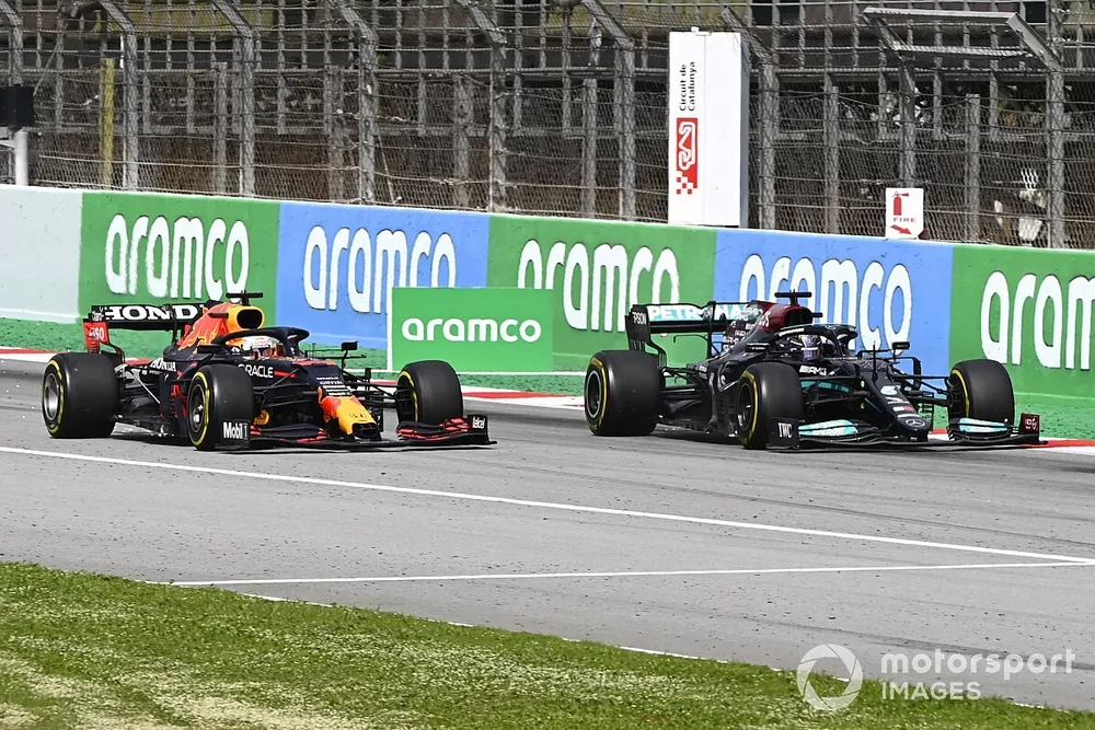 Lewis Hamilton, Mercedes W12, Max Verstappen, Red Bull Racing RB16B