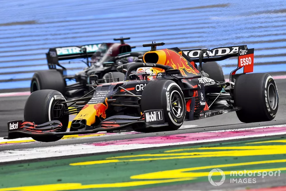 Max Verstappen, Red Bull Racing RB16B, Lewis Hamilton, Mercedes W12