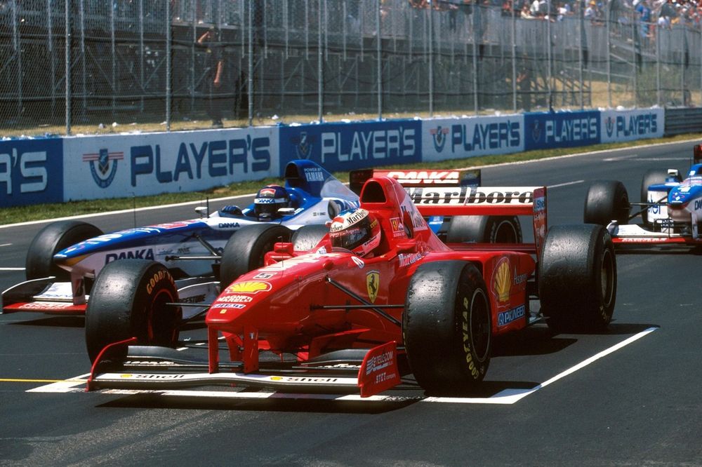 El Ferrari F1 de Michael Schumacher de 1997 apunta a una ...