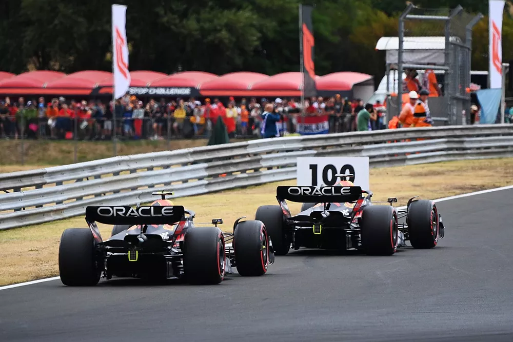 Max Verstappen, Red Bull Racing RB18, Sergio P&eacute;rez, Red Bull Racing RB18