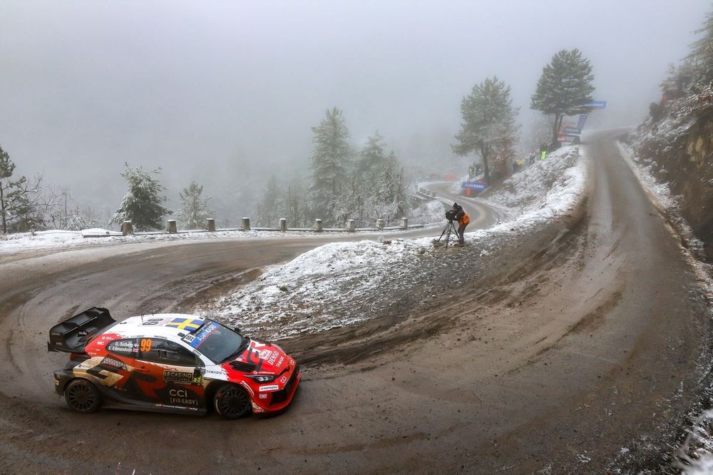 Oliver Solberg Elliott Edmondson, Toyota Gazoo Racing WRT Toyota GR Yaris Rally1