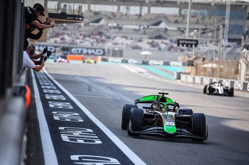 Dürksen z kolejnym zwycięstwem w Abu Zabi