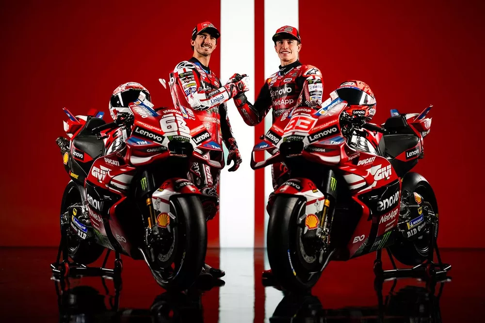 着用1回】ドゥカティ GP23 MotoGPチームスウェット L Ducati 【公式通販】