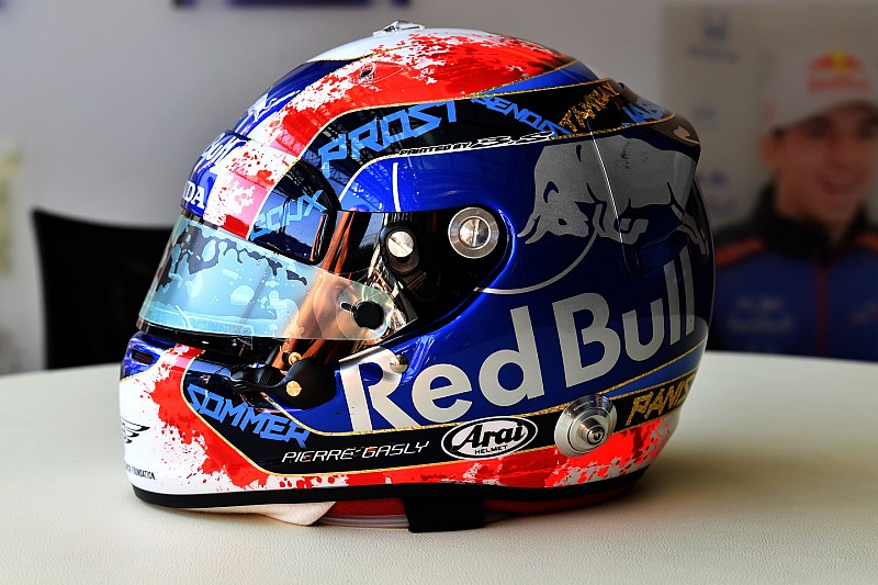 Gasly különleges F1-es sisakja a Francia Nagydíjra