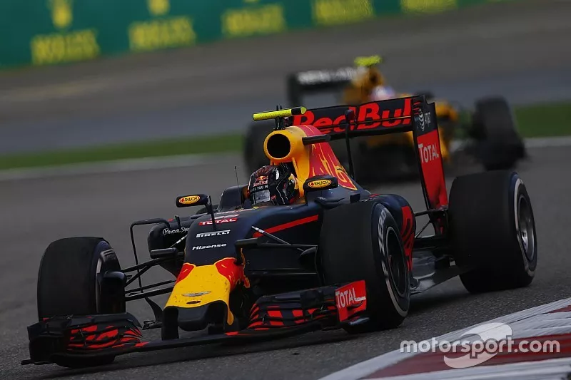 Daniil Kvyat, Red Bull Racing RB12, troisi&egrave;me