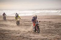 Tres f&aacute;bricas se juegan la victoria del Dakar 