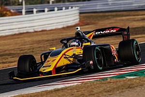 専用✖️ 佐藤琢磨　ホンダ　スパーク 1/18 ミニチャンプス 100060192 スーパーアグリ ショーカー 2006