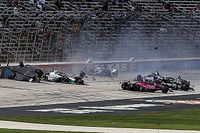VIDEO: el accidentado arranque del domingo de IndyCar en Texas