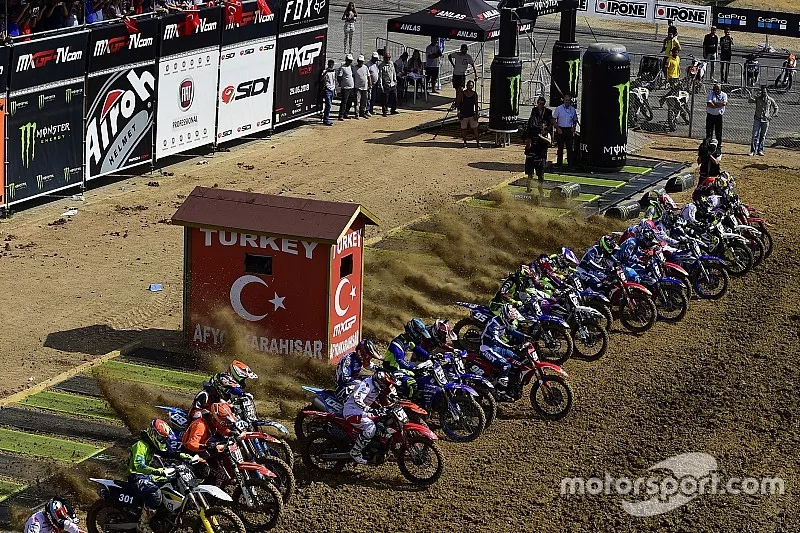 MX2 yarış start