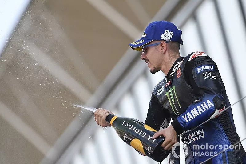 Podio: tercer lugar Maverick Vi&ntilde;ales, Yamaha Factory Racing
