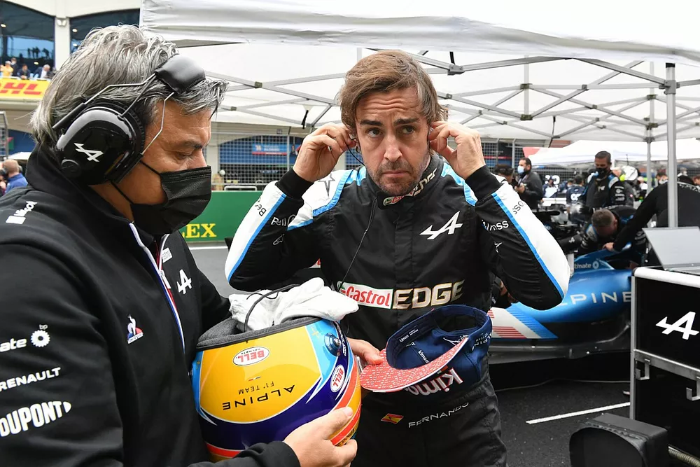 Fernando Alonso, Alpine F1, en la parrilla