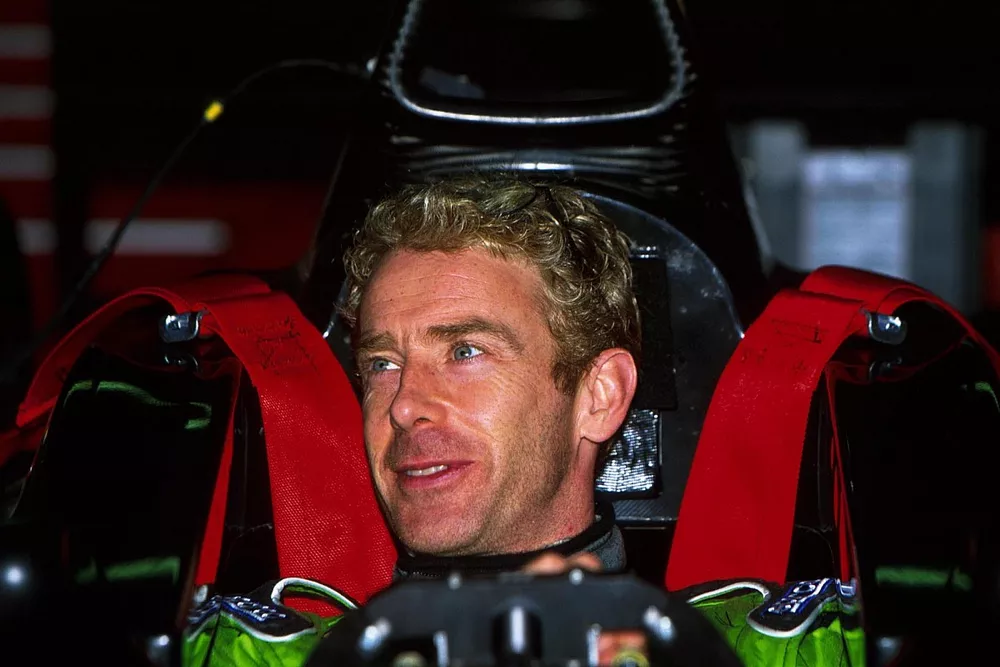 Warren Hughes, Lola B2/50
