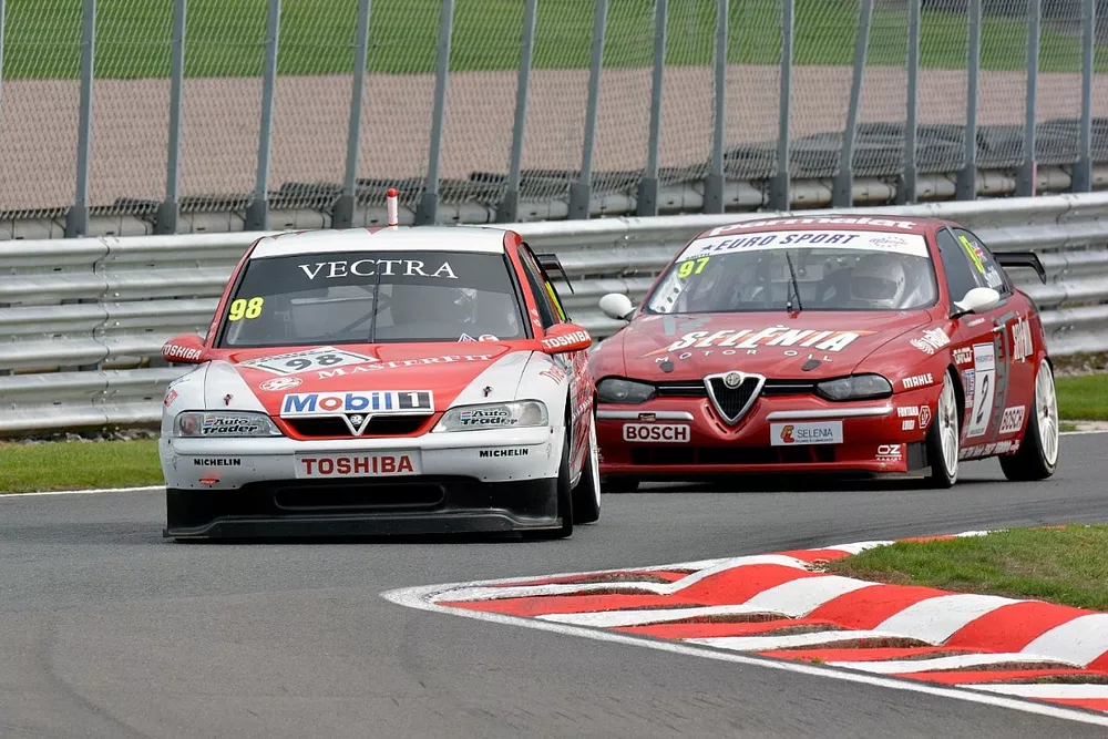 John Cleland Vauxhall Vectra Super Touring