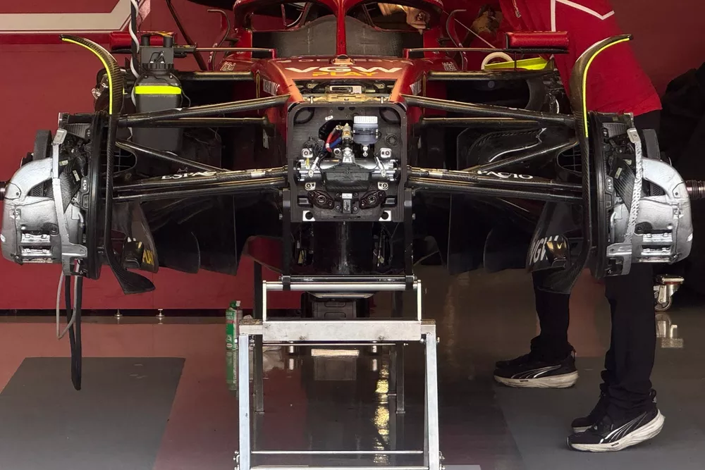 D&eacute;tails techniques de la Ferrari SF-25