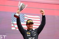 FIA F2 Bakú: Durksen remonta y queda a un paso de ganarle a Crawford 