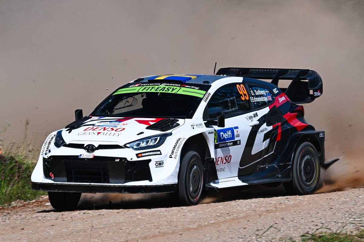 Oliver Solberg entame un retour fracassant au Rallye d'Estonie
