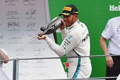 Hamilton: "La negatività dei tifosi della Ferrari nei miei confronti mi ha caricato"
