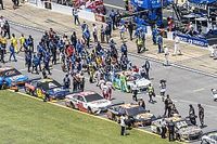 V&iacute;deo: el bonito gesto de apoyo al piloto amenazado