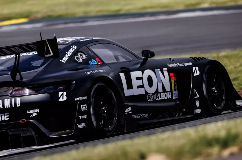 #65 LEON PYRAMID AMG