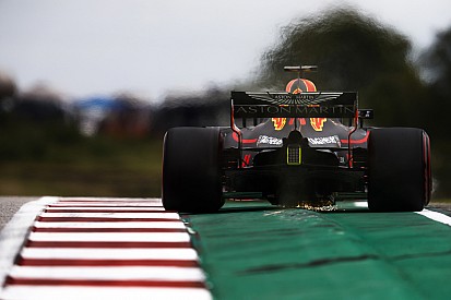 Advirtieron a Ricciardo evitar los bordillos que perjudicaron a Verstappen