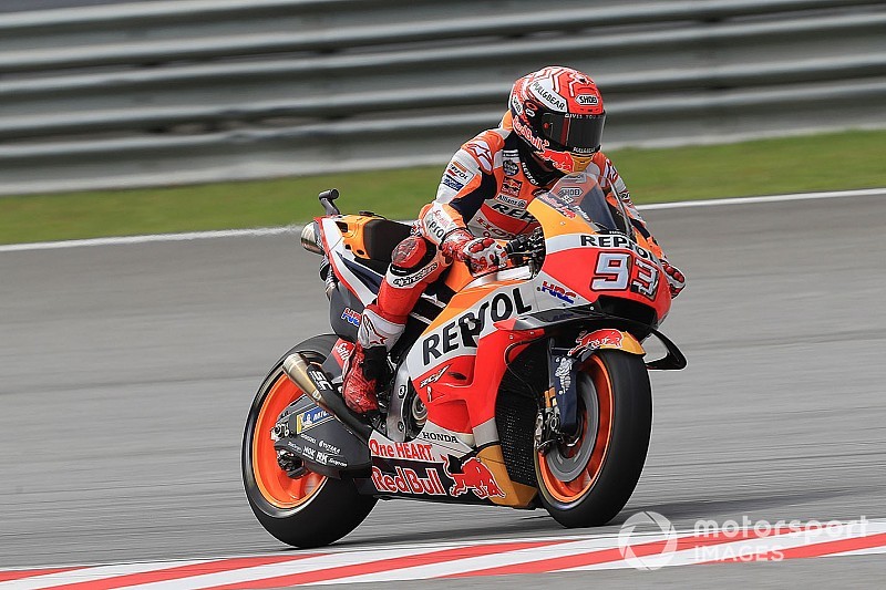 MotoGP, Sepang, Libere 4: Marquez prima della pioggia. Vinales è secondo ma cade