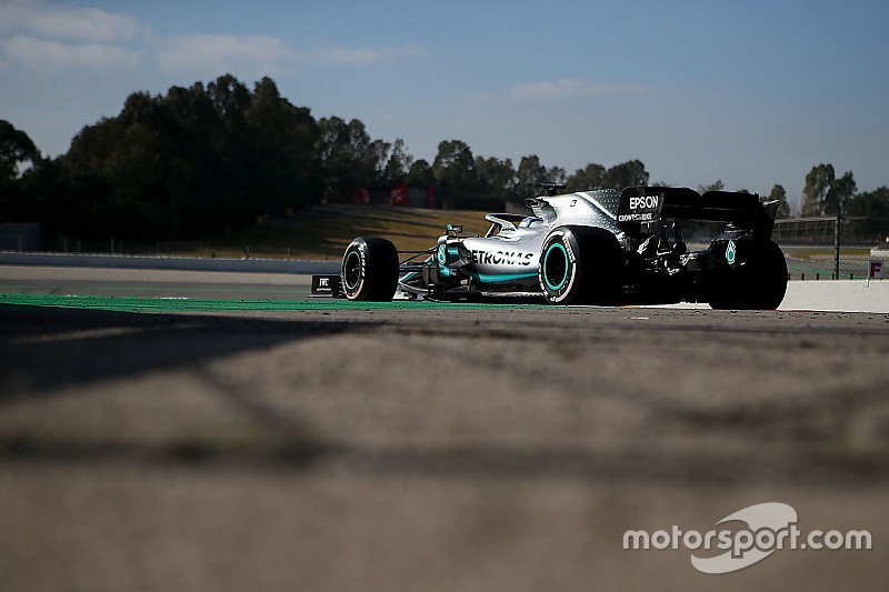 Mercedes: a W10-hez képest ügyetlen és naiv a tavalyi autónk