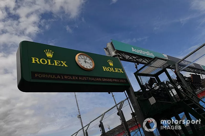 Se&ntilde;alizaci&oacute;n Rolex en el reloj del pit lane
