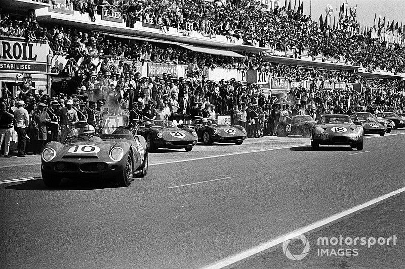 #10 North American Racing Team Ferrari 330LM TRI: Pedro Rodr&iacute;guez, Roger Penske, lidera al inicio