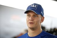 VIDEO: Mick Schumacher, perdido en el garaje de Mercedes en Montreal
