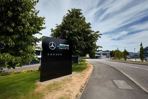 F1: O que acontece de fato nas f&aacute;bricas durante as f&eacute;rias no meio do ano?