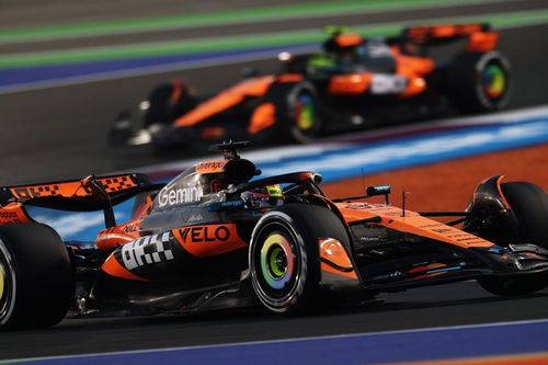 McLaren asusta en la Práctica de Qatar F1 con Alonso 3º y Sainz 4º