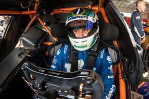 "Tudo novo": Felipe Baptista acelera rumo à história na estreia da Stock Car em Cuiabá