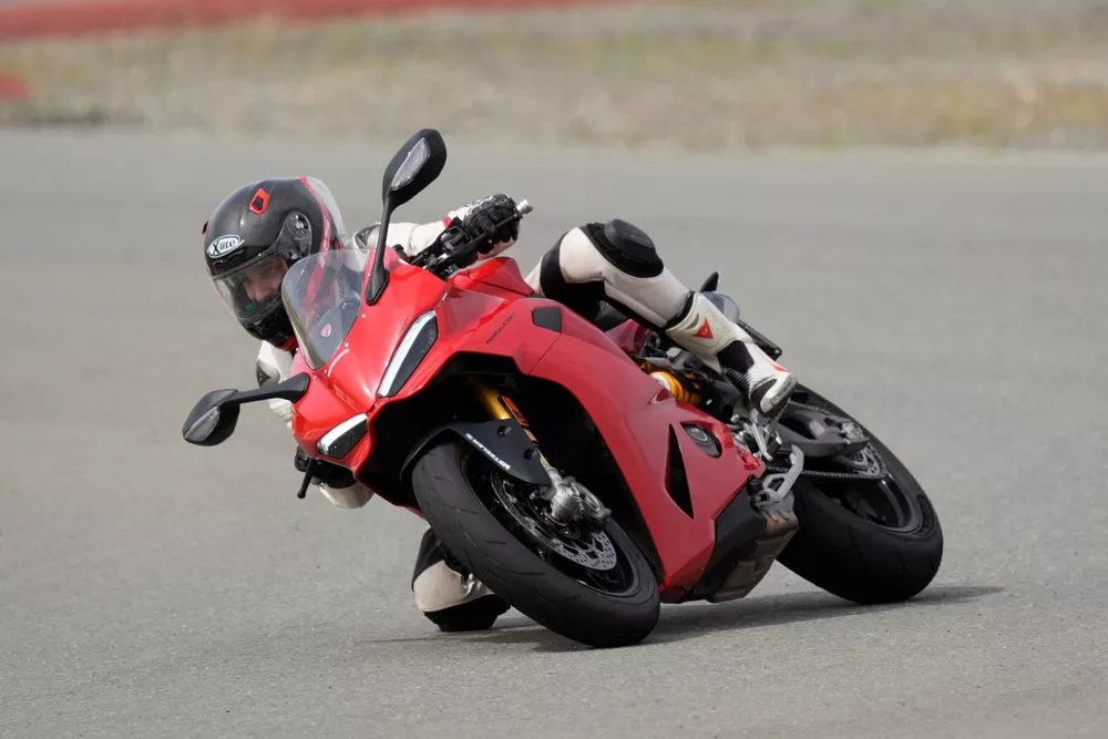 Prova Metzeler Sportec 01 e 01 RS