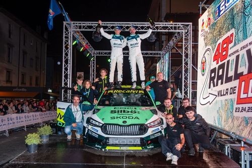 Cohete Su&aacute;rez arrolla en Llanes y lidera el campeonato