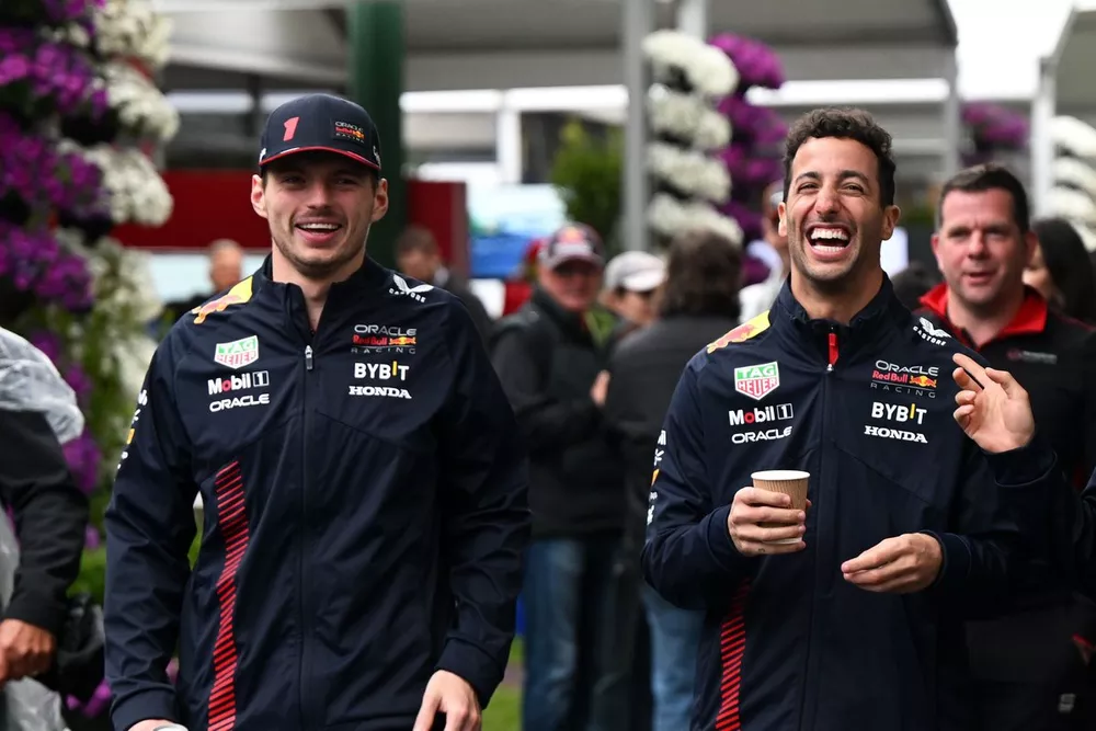 Max Verstappen, Red Bull Racing, Daniel Ricciardo, Sergio P&eacute;rez, Red Bull Racing, y Jonathan Wheatley, Jefe de equipo Red Bull Racing