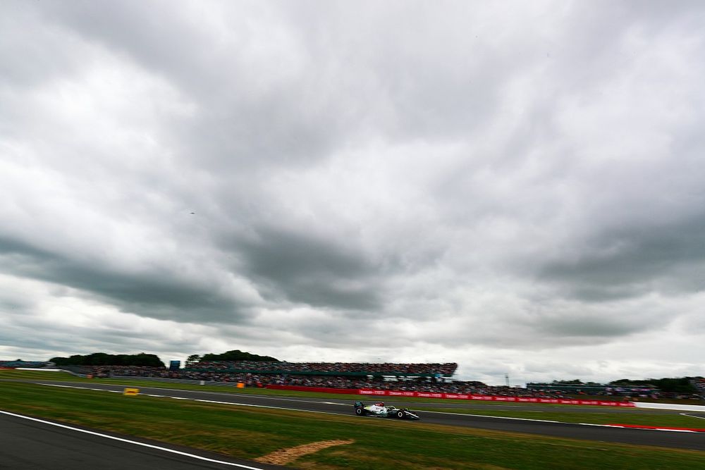 Lewis Hamilton, Mercedes W13