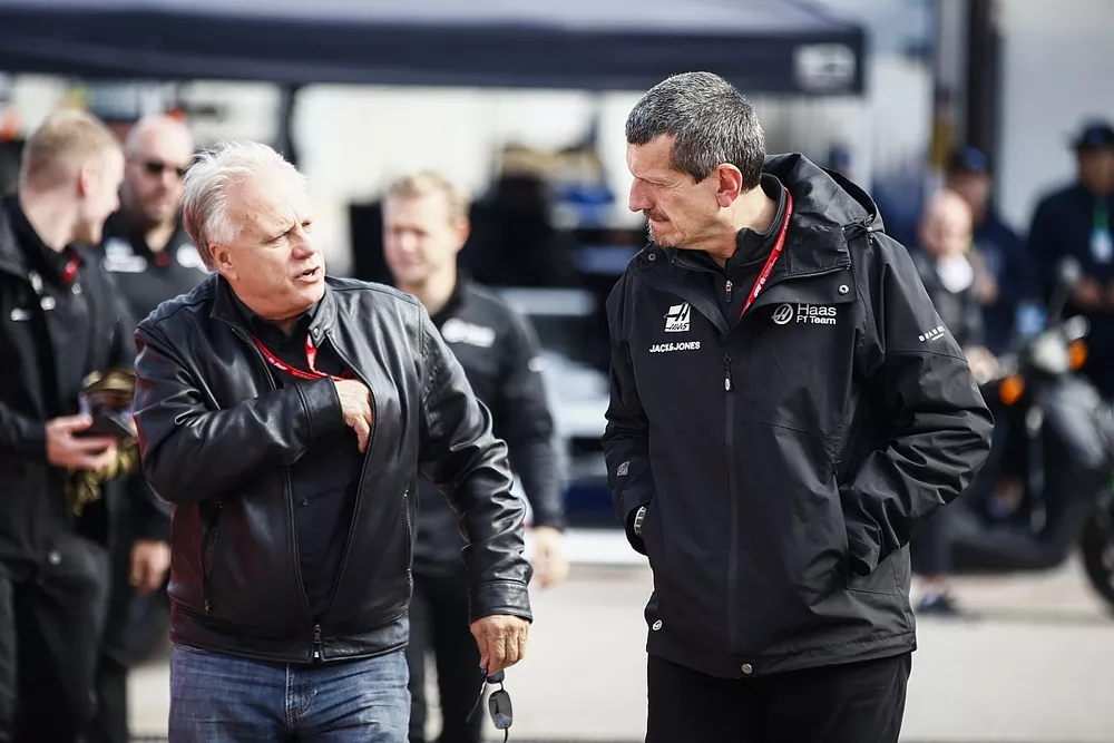 Gene Haas, Owner and Founder, Haas F1 Team, and Guenther Steiner, Team Principal, Haas F1 Team