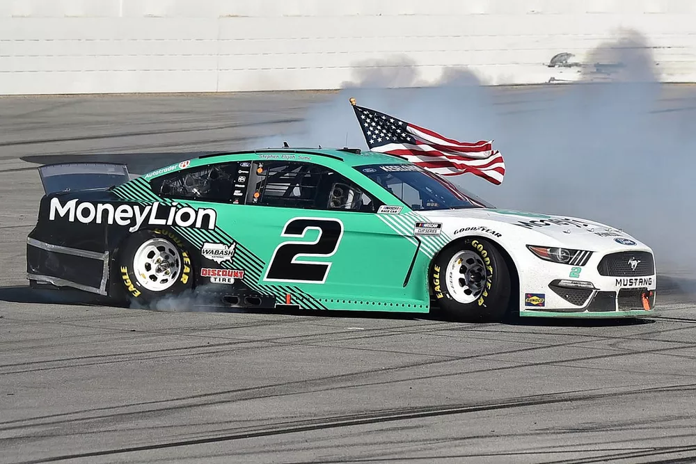 Brad Keselowski, Team Penske, Ford Mustang MoneyLion
