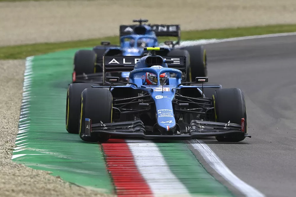 Esteban Ocon, Alpine A521, Fernando Alonso, Alpine A521