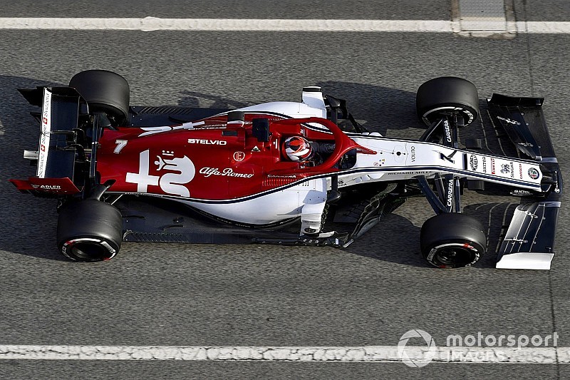 Onboard videó Räikkönen köréről Barcelonából: tapad az Alfa Romeo