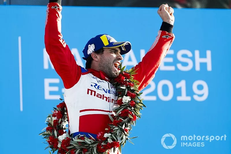 Le vainqueur Jérôme d'Ambrosio, Mahindra Racing, fête sa victoire sur le podium
