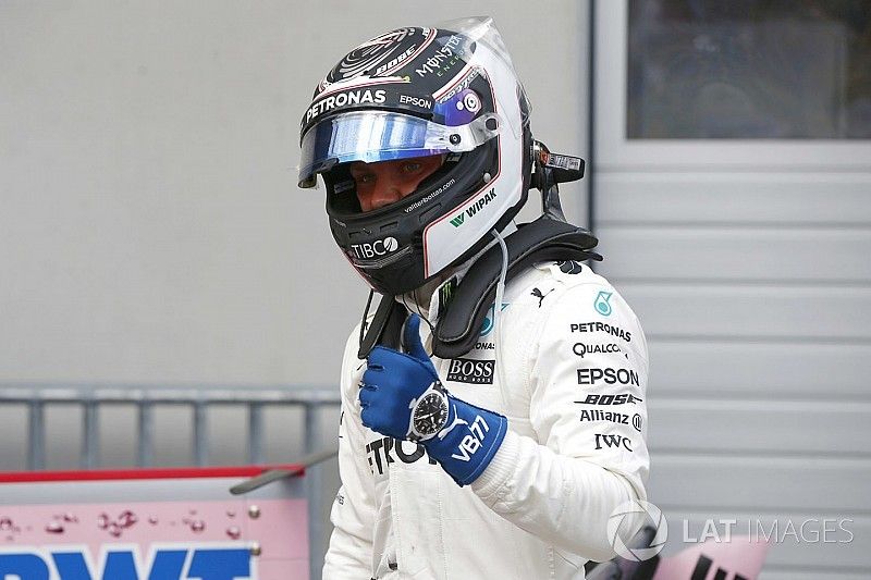 Ganador de la pole Valtteri Bottas, Mercedes AMG F1