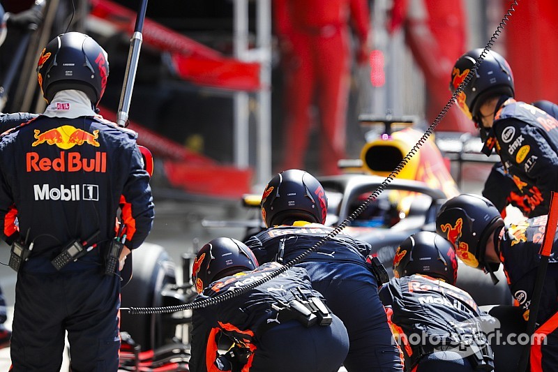 321 pontos Red Bull, a Mercedes már csak a negyedik