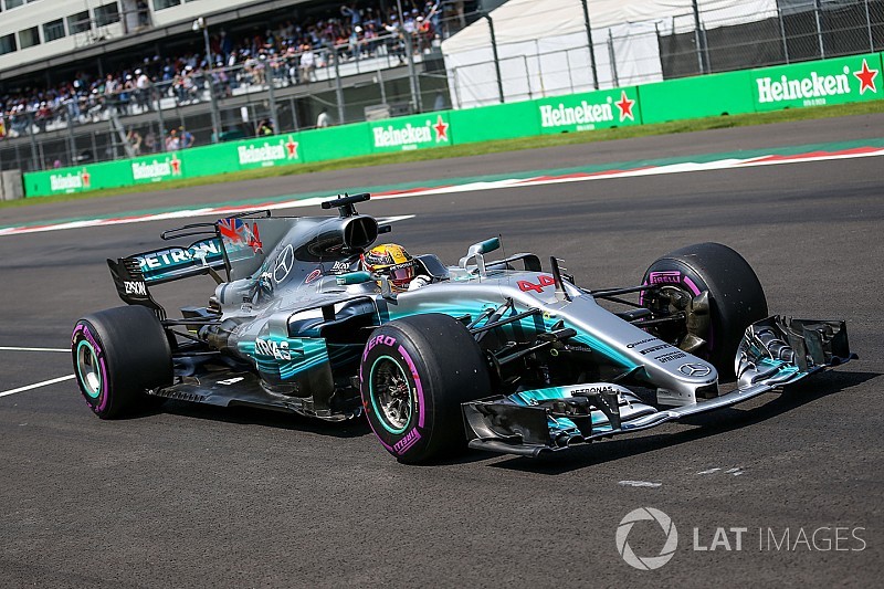 Hamilton não pensa no título e foca na primeira curva